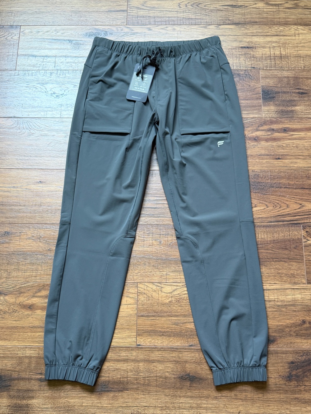 Fabletics The One Men’s Gray Joggers Size Medium NWT